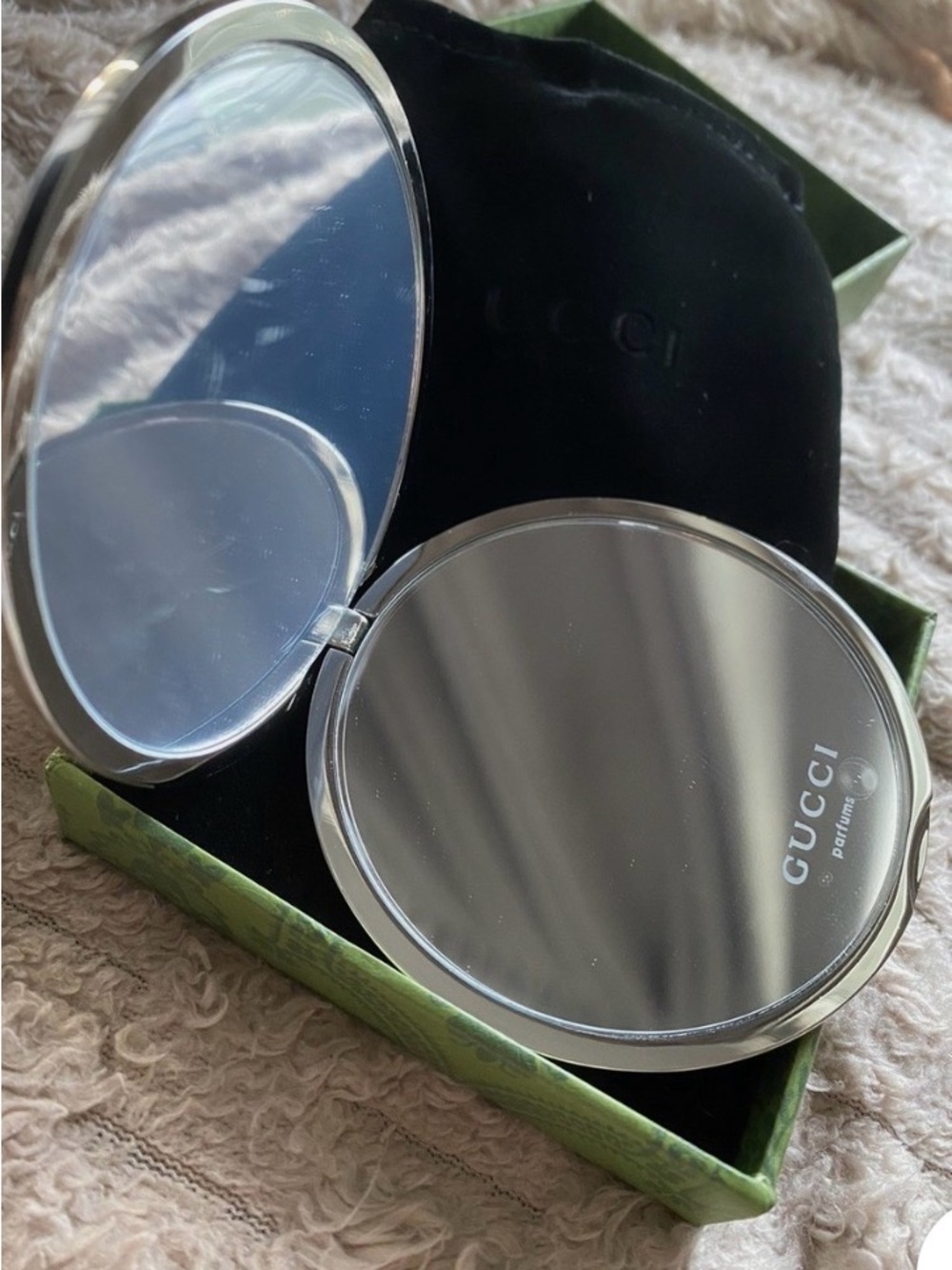Gucci Silver GG Pattern Compact Mirror - Picture 2 of 3